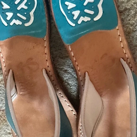 Lilly Pulitzer Sandals blue and white flower, leather sz 9 - Picture 2 of 7